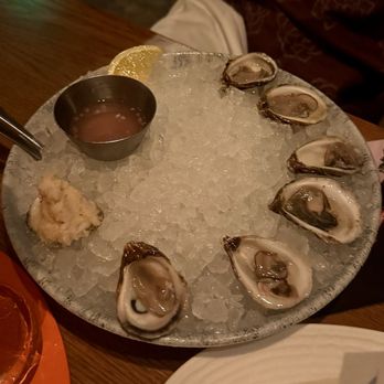 Earls Kitchen + Bar - Half Dozen Oysters - Cocktail Bars Near Me - Honolulu, Hawaii Earls Kitchen + Bar - Half Dozen Oysters - Cocktail Bars Near Me - Honolulu, Hawaii