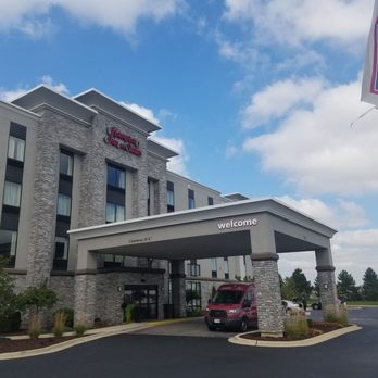 Hampton Inn & Suites Kenosha Pleasant Prairie - Front of hotel - Hotels Near Me - Kenosha, Wisconsin Hampton Inn & Suites Kenosha Pleasant Prairie - Front of hotel - Hotels Near Me - Kenosha, Wisconsin