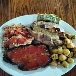 Kellie's Homestead Restaurant - Smoker Duo (Brisket and Pulled Pork)