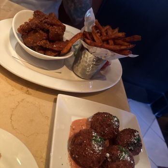 The Cheesecake Factory - Desserts Near Me - Miami, Florida