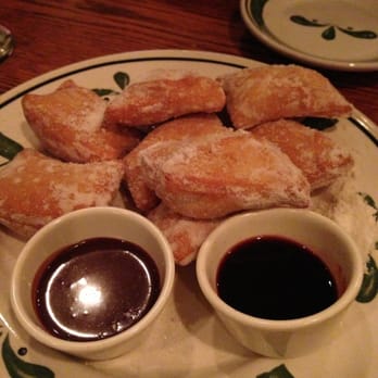 Olive Garden Italian Restaurant - Itslian donuts with choco on the side is a great ending - Italian Near Me - Montclair, California