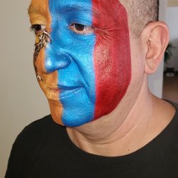 IIImagine - Right down to the colors of the flag of Ecuador .