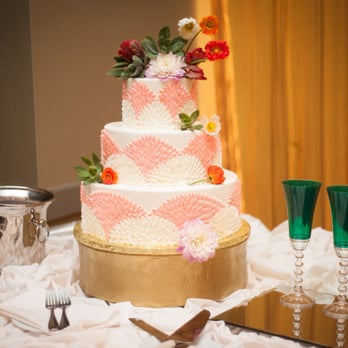 Mibellarosa - Florals for cake - Floral Designers Near Me - Houston, Texas