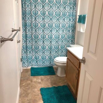 Buttonwood Gardens Apartments - Main bath - Apartments Near Me - Hellam, Pennsylvania Buttonwood Gardens Apartments - Main bath - Apartments Near Me - Hellam, Pennsylvania