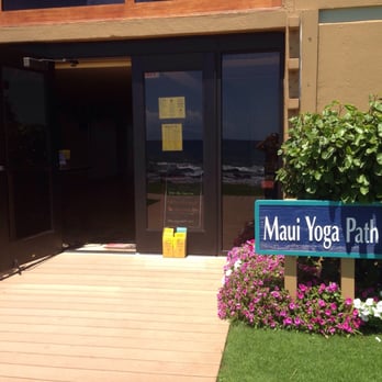 Keawakapu Beach - Maui Yoga Path is located on Keawakapu Beach at the Mana Kai Resort. The perfect health and wellness retreat. - Beaches Near Me - Kihei, Hawaii Keawakapu Beach - Maui Yoga Path is located on Keawakapu Beach at the Mana Kai Resort. The perfect health and wellness retreat. - Beaches Near Me - Kihei, Hawaii