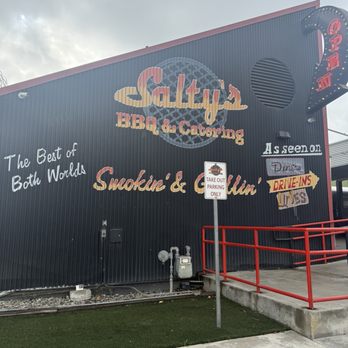 Salty's BBQ & Catering - Take out parking - Barbeque Near Me - Bakersfield, California
