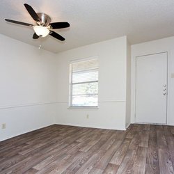 Brookhollow Apartments - 3 bedroom entry
