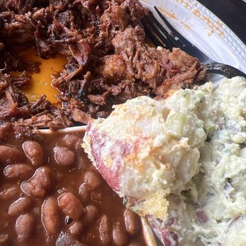 Willard's Real Pit BBQ - Barbeque Near Me - Chantilly, Virginia