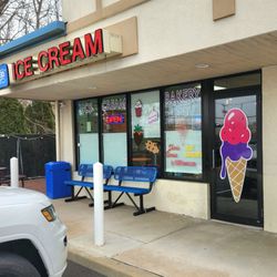 Sweet Treats & Ice Cream - Store front