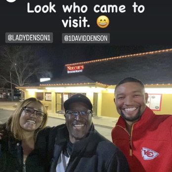 Niecie's Restaurant - Satisfied Smiles After a Very Good Meal! - Soul Food Near Me - Kansas City, Missouri