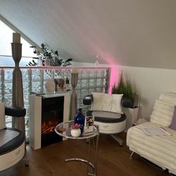 Beauty Institut Coolini - Beckenbodentraining mit den zwei EMP Chairs. Sehr zu empfehlen