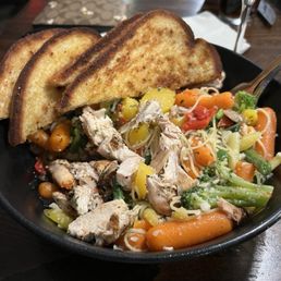 Angel hair pasta primavera with chicken