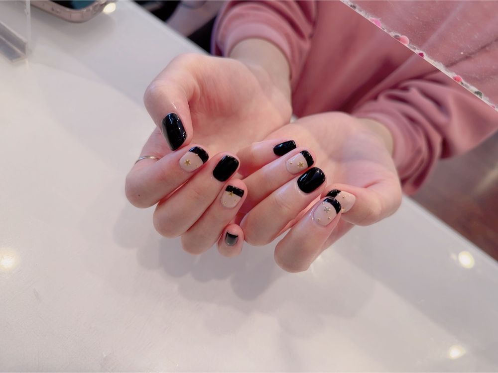 Nail J Logo