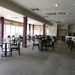 Holiday Inn Hotel Aylesbury - Restaurant