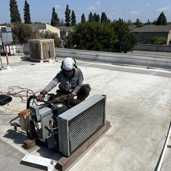 CT Air Conditioning - Solving Electrical and Pressure Issues for a Walk-in Freezer - Heating & Air Conditioning/HVAC Near Me - Midway City, California