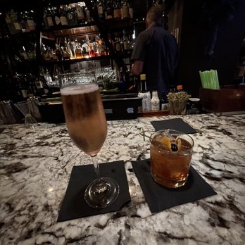 Restaurant Paradis - Rose & an Old Fashion - New American Near Me - Rosemary Beach, Florida