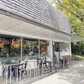 Macrina Bakery & Cafe - Outside Table - Cafes Near Me - Seattle, Washington Macrina Bakery & Cafe - Outside Table - Cafes Near Me - Seattle, Washington