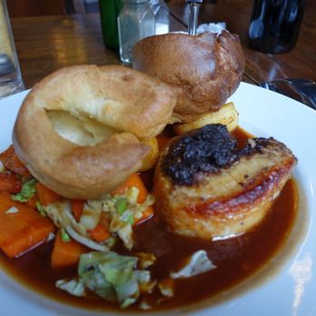 The Albany - Roast pork belly with black pudding - Pubs Near Me - London, XGL The Albany - Roast pork belly with black pudding - Pubs Near Me - London, XGL