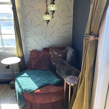 Tiny House - Cocktail Bars Near Me - Omaha, Nebraska