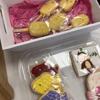 Cupcake Sisters - Cookies/cake pop - Desserts Near Me - Glen Mills, Pennsylvania