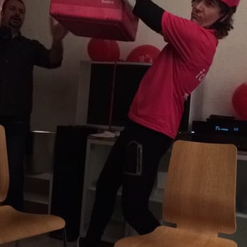Andreas Fest - Maten har kommet og det synes på veien med den fine rose T-shorts og boksen - Yelp Events Near Me