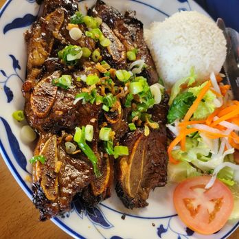 Midtown Pho - Wine Bars Near Me - Raleigh, North Carolina Midtown Pho - Wine Bars Near Me - Raleigh, North Carolina