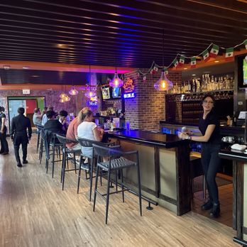 Esta Loca - Bar and tables - Tex-Mex Near Me - Chicago, Illinois