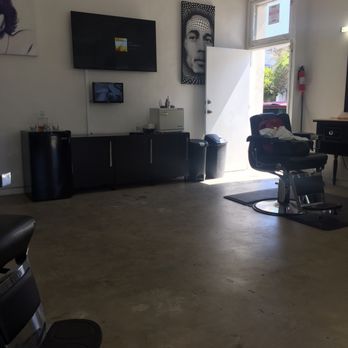 Xquisite Barber Lounge - Barbers Near Me - Venice, California Xquisite Barber Lounge - Barbers Near Me - Venice, California