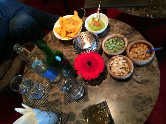 Nuts & Co Bar by null