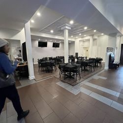 9Five Kitchen and Bar - Dining room