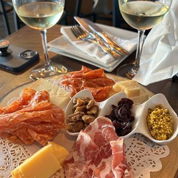 Keuka Kafe a Wine Bar - New American Near Me - Forest Hills, New York Keuka Kafe a Wine Bar - New American Near Me - Forest Hills, New York
