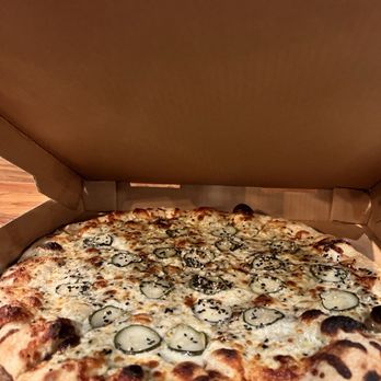 Lavery Brewing - Pickle pizza - Brewpubs Near Me - Erie, Pennsylvania Lavery Brewing - Pickle pizza - Brewpubs Near Me - Erie, Pennsylvania