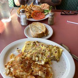 Gus's Drive-In (セット7点) GUS'S DINER ONE EIGHT FIVE - Updated August 2025 - 42 Photos