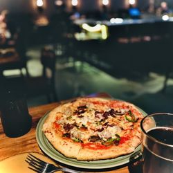Basso - EMO COVER BAND PIZZE 19 Provolone + pork sausage + poblano + cipollini + bacon + mushroom + tomato sauce