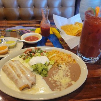 Los Braceros Mexican Cantina - Chimiganga Lunch special - Mexican Near Me - Powell, Tennessee