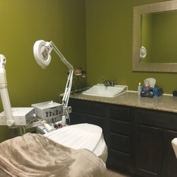 Royal velvet salon and spa - Facial room