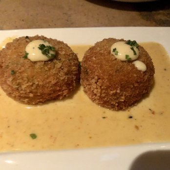 Roy's Waikiki - Crab cakes - excellent! Light crisp outside, delicious crab inside. - Hawaiian Near Me - Honolulu, Hawaii Roy's Waikiki - Crab cakes - excellent! Light crisp outside, delicious crab inside. - Hawaiian Near Me - Honolulu, Hawaii