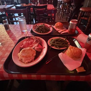 Tommy's Joynt - A Dinner: roast beef, green beans and mash potatoes & gravy - American Near Me - San Francisco, California Tommy's Joynt - A Dinner: roast beef, green beans and mash potatoes & gravy - American Near Me - San Francisco, California