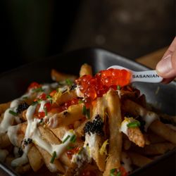 Hidden Food Club - Fries and caviar