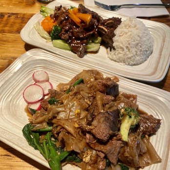 Lemongrass Brooklyn - Beef Pad See Ew and BBQ Beef Short Ribs. - Thai Near Me - Brooklyn, New York Lemongrass Brooklyn - Beef Pad See Ew and BBQ Beef Short Ribs. - Thai Near Me - Brooklyn, New York