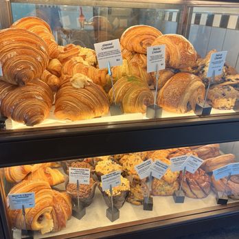 Alfred Coffee - Coffee & Tea Near Me - Porter Ranch, California