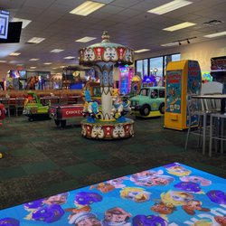 Chuck E. Cheese - Interactive floor projector