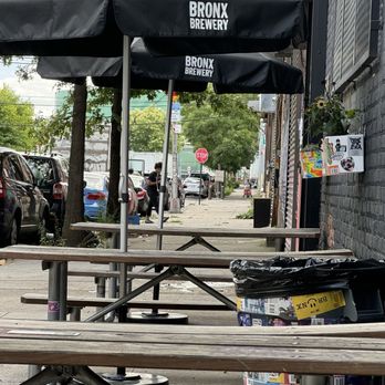 The Bronx Brewery - Outdoor seating - Breweries Near Me - Bronx, New York