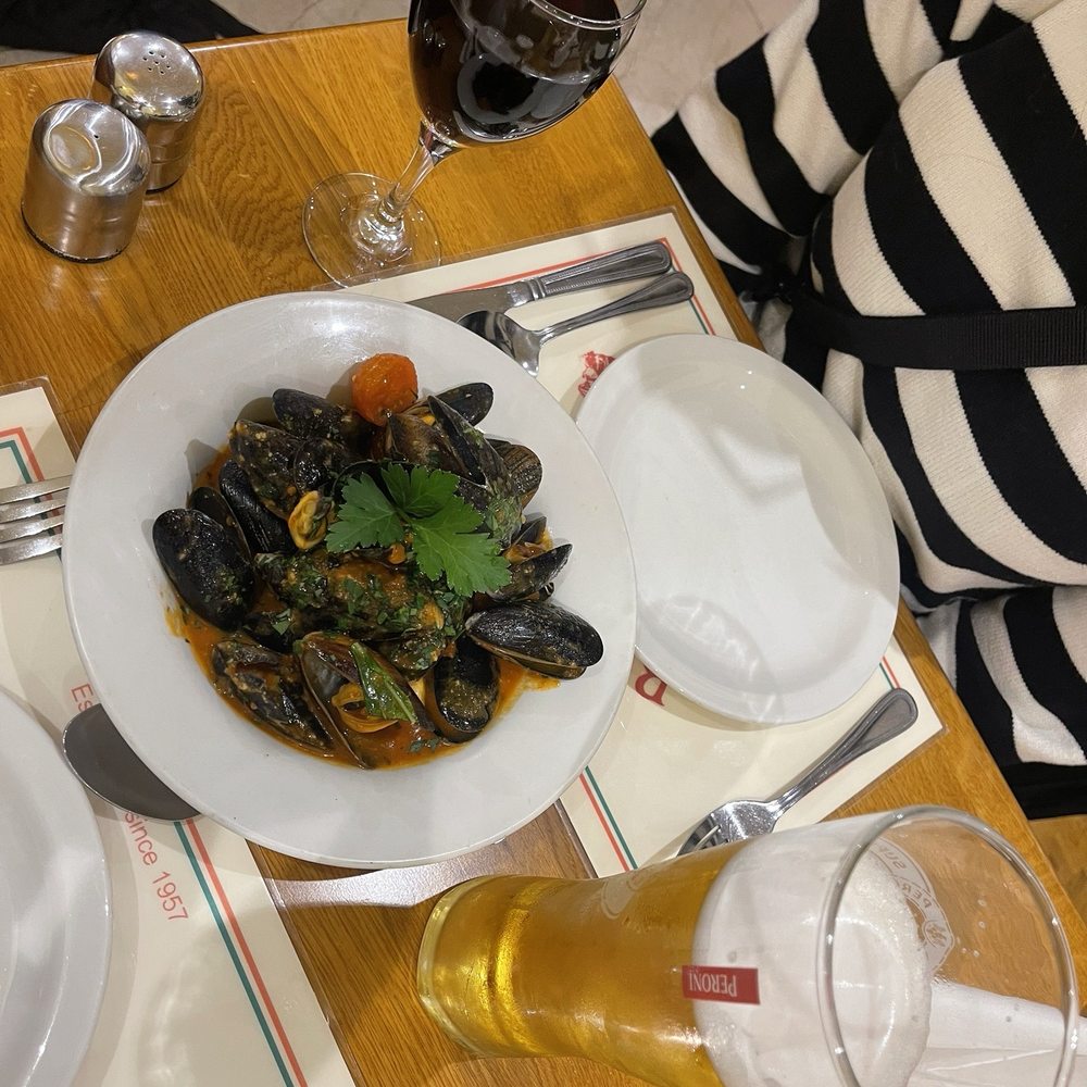 Bizzarro - Mussels - Italian Near Me - London, XGL Bizzarro - Mussels - Italian Near Me - London, XGL