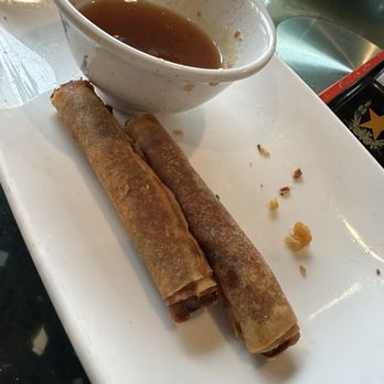 Ha Noi Pho - Pork egg rolls, super dry and tasted like they've been diped in old reused oil. - Vietnamese Near Me - Elk Grove, California Ha Noi Pho - Pork egg rolls, super dry and tasted like they've been diped in old reused oil. - Vietnamese Near Me - Elk Grove, California