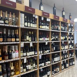 Barrel Blends Wine and Spirits - Affton - Huge wine selection.