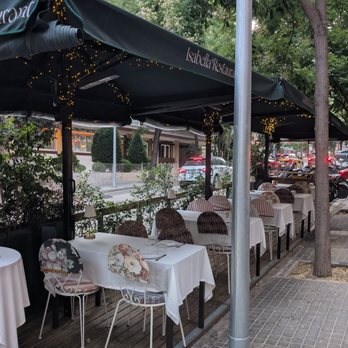 Isabella's - Outside dinning area - Mediterranean Near Me - Barcelona, B Isabella's - Outside dinning area - Mediterranean Near Me - Barcelona, B
