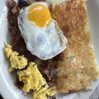 Cross Bay Diner - Corned Beef Hash - American Near Me - Howard Beach, New York