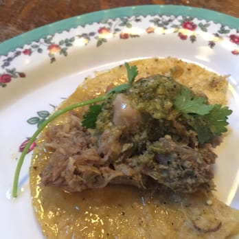 Broken English Taco Pub - The Loop - Carnitas! - Mexican Near Me - Chicago, Illinois
