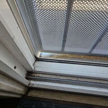 Rialto Glass - Gap for bugs to enter home - Windows Installation Near Me - Rialto, California